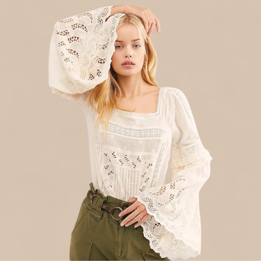 FREE PEOPLE INTIMATELY Dreams Like These
Eyelet Flare Bell Sleeve Bodysuit Cream